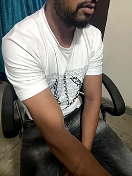 Snapshot of sexyboy09 chatting on 09.15.25 sexyboy09 online show from 09.15.25