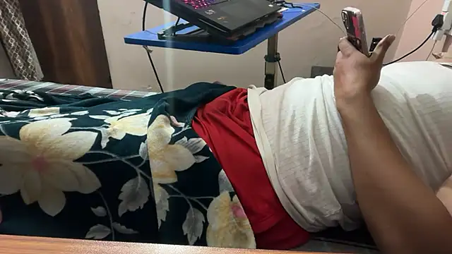 Snapshot of sexyboy09 chatting on 10.08.25 sexyboy09 online show from 10.08.25