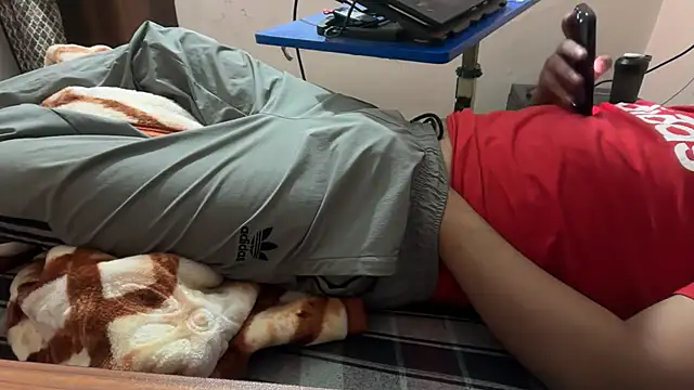 Snapshot of sexyboy09 chatting on 10.25.25 sexyboy09 online show from 10.25.25