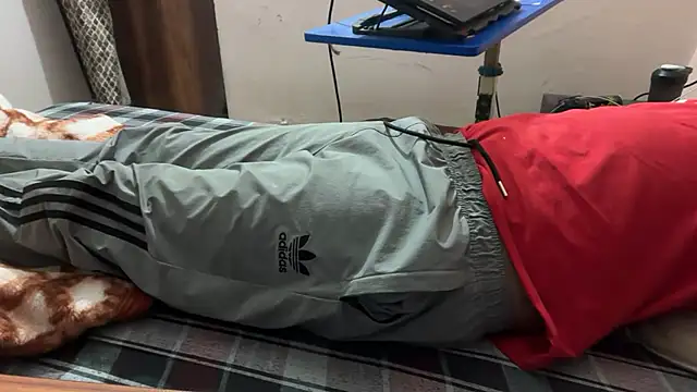 Snapshot of sexyboy09 chatting on 10.25.25 sexyboy09 online show from 10.25.25