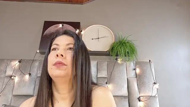 Snapshot of JaylaScott__ chatting on 04.12.26 JaylaScott online show from 04.12.26