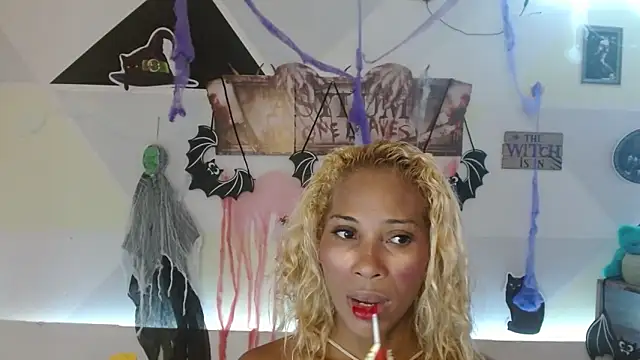 NatashaDormat online show from 10.20.25