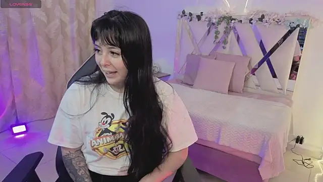 hina tay online show from 04.28.26