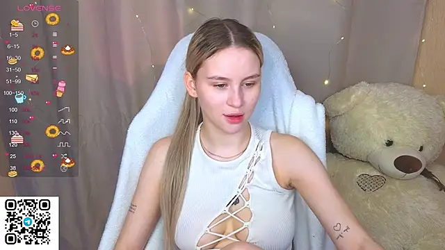 Snapshot of doll_barbieee chatting on 10.02.25 doll barbieee online show from 10.02.25
