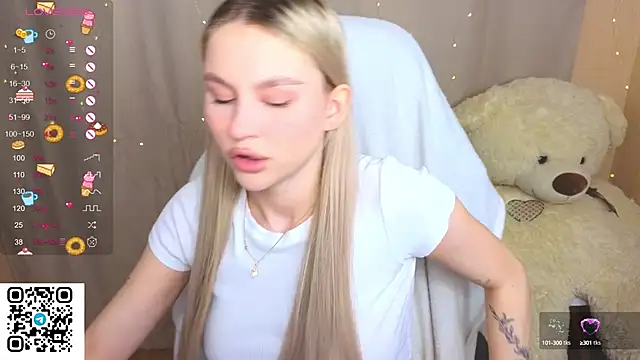 Snapshot of doll_barbieee chatting on 10.12.25 doll barbieee online show from 10.12.25