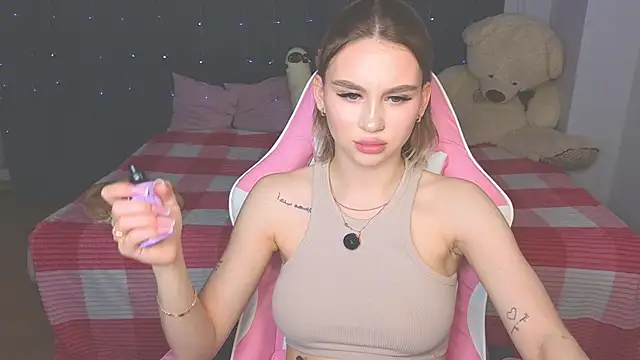 Snapshot of doll_barbieee chatting on 05.17.26 doll barbieee online show from 05.17.26