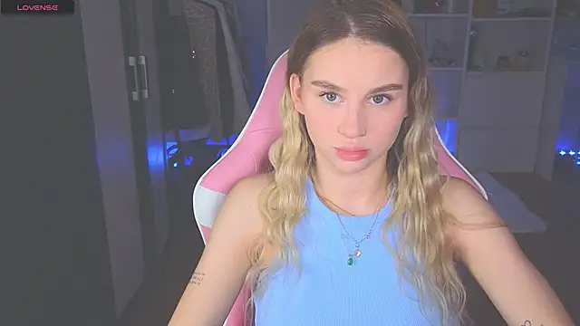 Snapshot of doll_barbieee chatting on 06.19.26 doll barbieee online show from 06.19.26
