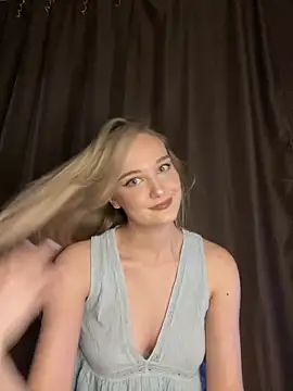 Snapshot of Alisa_Rise chatting on 01.25.25 Alisa Rise online show from 01.25.25