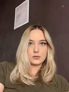 Snapshot of Alisa_Rise chatting on 10.11.25 Alisa Rise online show from 10.11.25