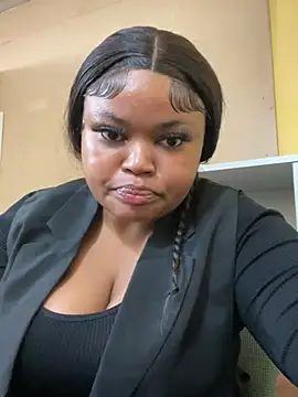 Curveysinaa online show from 03.17.25