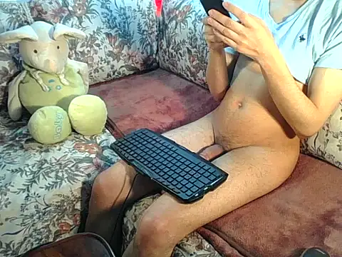 Snapshot of anwarlovemaroc chatting on 02.16.25 anwarlovemaroc online show from 02.16.25