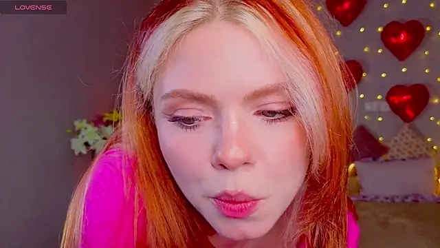 Snapshot of Red__Candy chatting on 02.18.26 Red Candy online show from 02.18.26