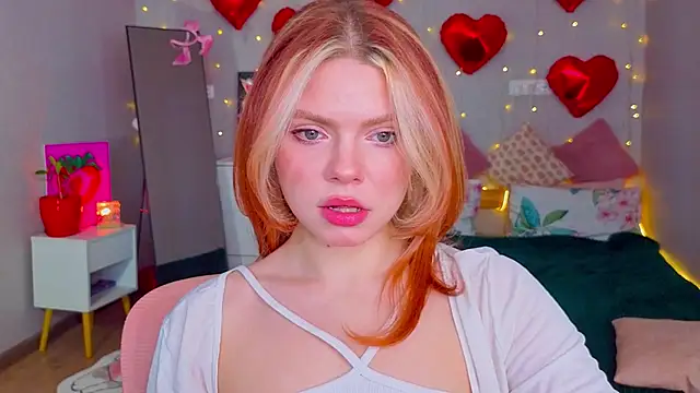 Snapshot of Red__Candy chatting on 03.11.26 Red Candy online show from 03.11.26