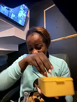 BrianaBrownn online show from 10.14.25