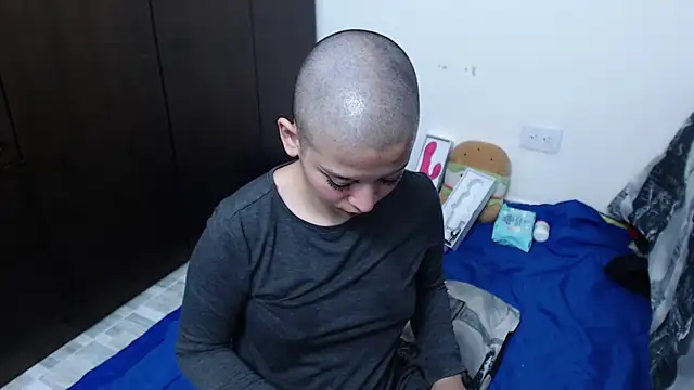 Snapshot of Bitsy_Messy chatting on 12.11.24 Bitsy Messy online show from 12.11.24