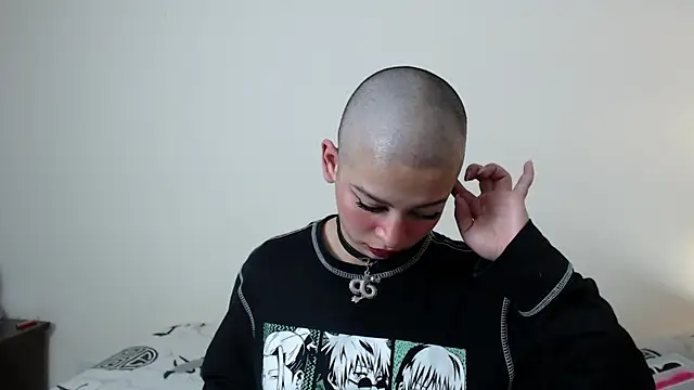 Snapshot of Bitsy_Messy chatting on 12.19.24 Bitsy Messy online show from 12.19.24