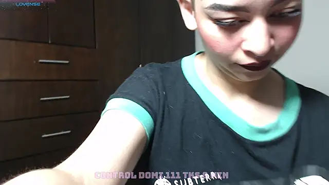 Snapshot of Bitsy_Messy chatting on 12.28.24 Bitsy Messy online show from 12.28.24