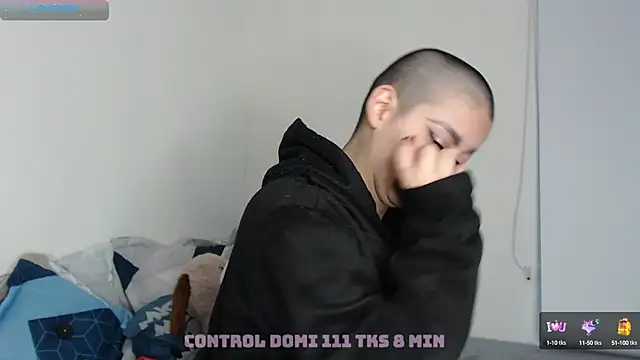 Snapshot of Bitsy_Messy chatting on 01.24.25 Bitsy Messy online show from 01.24.25