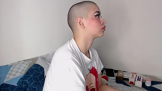 Snapshot of Bitsy_Messy chatting on 02.05.25 Bitsy Messy online show from 02.05.25