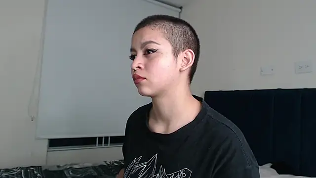 Snapshot of Bitsy_Messy chatting on 03.04.25 Bitsy Messy online show from 03.04.25