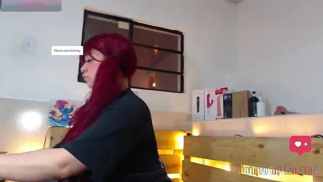 Snapshot of Bitsy_Messy chatting on 10.06.25 Bitsy Messy online show from 10.06.25