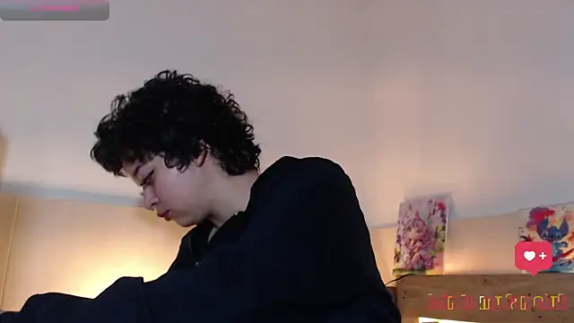 Snapshot of Bitsy_Messy chatting on 10.17.25 Bitsy Messy online show from 10.17.25