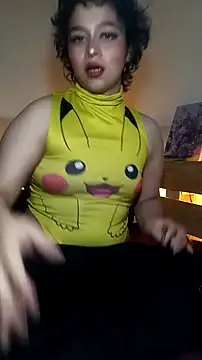 Snapshot of Bitsy_Messy chatting on 11.20.25 Bitsy Messy online show from 11.20.25