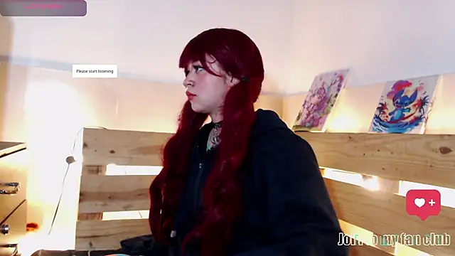 Snapshot of Bitsy_Messy chatting on 11.26.25 Bitsy Messy online show from 11.26.25