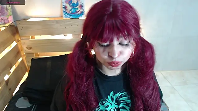 Snapshot of Bitsy_Messy chatting on 11.29.25 Bitsy Messy online show from 11.29.25