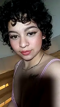 Snapshot of Bitsy_Messy chatting on 12.15.25 Bitsy Messy online show from 12.15.25