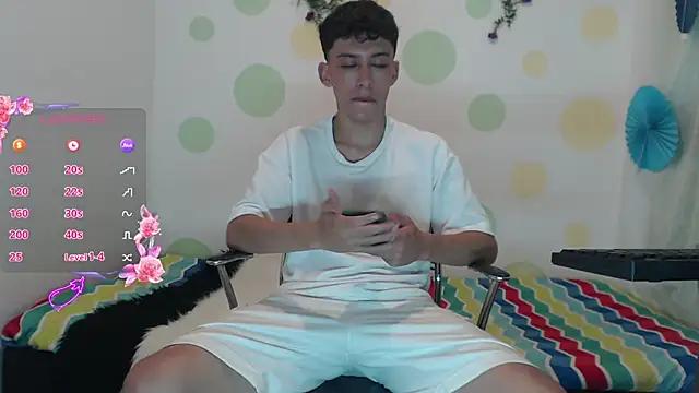 Snapshot of Eric_lion chatting on 12.12.24 Eric lion online show from 12.12.24