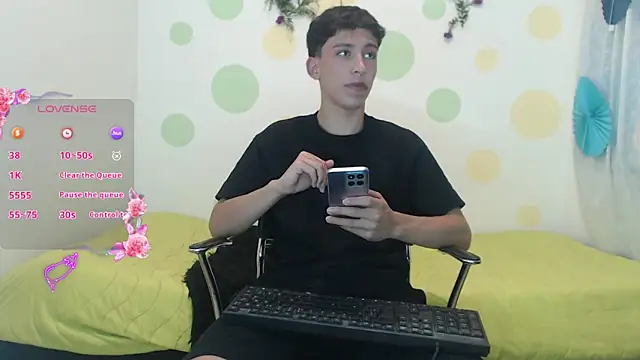 Snapshot of Eric_lion chatting on 01.15.25 Eric lion online show from 01.15.25