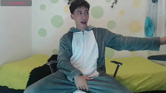 Snapshot of Eric_lion chatting on 01.18.25 Eric lion online show from 01.18.25