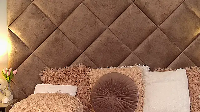 Snapshot of JaquelineM chatting on 03.14.25 JaquelineM online show from 03.14.25