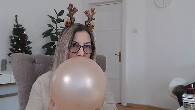 SukyGirl online show from 12.19.24