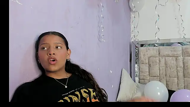 Snapshot of ReisheII_Andersom chatting on 10.24.25 ReisheII Andersom online show from 10.24.25