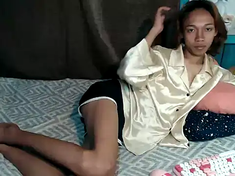 Snapshot of imtwinky chatting on 10.27.25 imtwinky online show from 10.27.25