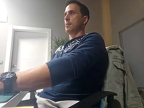 Snapshot of Lucas___81 chatting on 10.27.25 Lucas   81 online show from 10.27.25