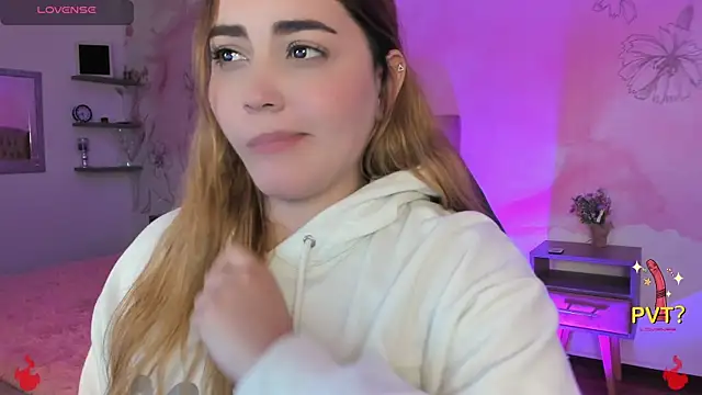 Lucia star   online show from 02.12.25