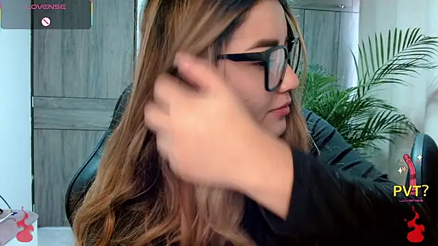 Lucia star   online show from 02.26.26