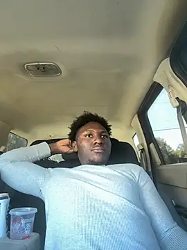 Snapshot of Festivitiesking1 chatting on 10.08.25 Festivitiesking1 online show from 10.08.25