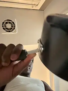 Snapshot of Festivitiesking1 chatting on 10.13.25 Festivitiesking1 online show from 10.13.25