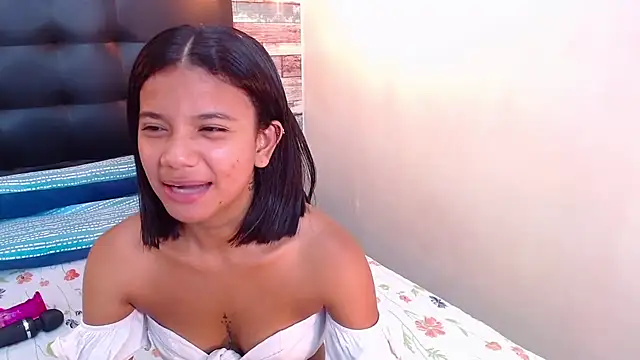 Snapshot of Angelica_Blue chatting on 04.01.26 Angelica Blue online show from 04.01.26