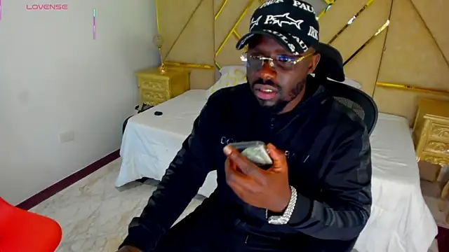 Snapshot of Latrellx7 chatting on 10.31.25 Latrellx7 online show from 10.31.25