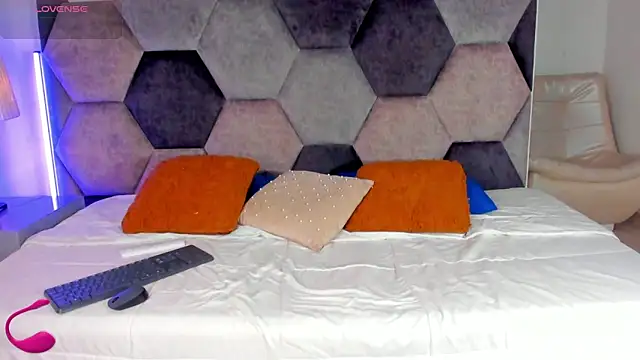 Latrellx7 online show from 03.05.26