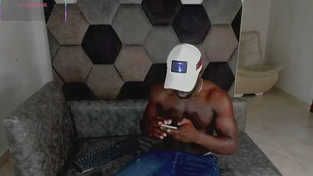 Latrellx7 online show from 06.08.26