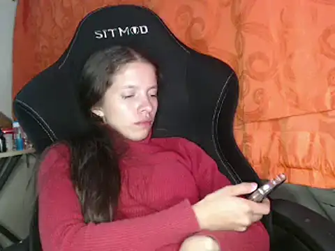 Snapshot of sweetdam12 chatting on 12.18.24 sweetdam12 online show from 12.18.24