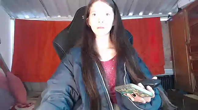 Snapshot of sweetdam12 chatting on 01.19.25 sweetdam12 online show from 01.19.25