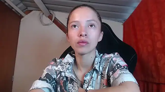 Snapshot of sweetdam12 chatting on 02.15.25 sweetdam12 online show from 02.15.25