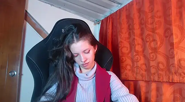 Snapshot of sweetdam12 chatting on 02.21.25 sweetdam12 online show from 02.21.25